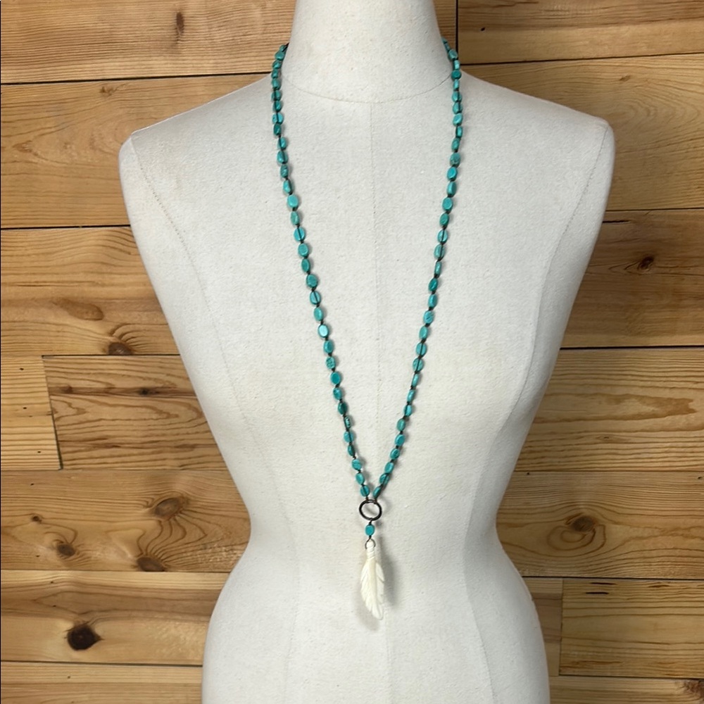 EUC Turquoise Beaded layering necklace Necklace with ivory bone Feather Pendant